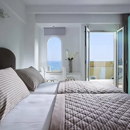 Coral Hotel 3*